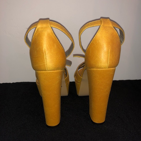 Michael Antonio yellow platform chunky heels - Picture 3 of 5